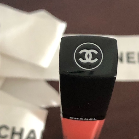 CHANEL Brilliant Levres Lip Gloss #68 - Picture 3 of 4